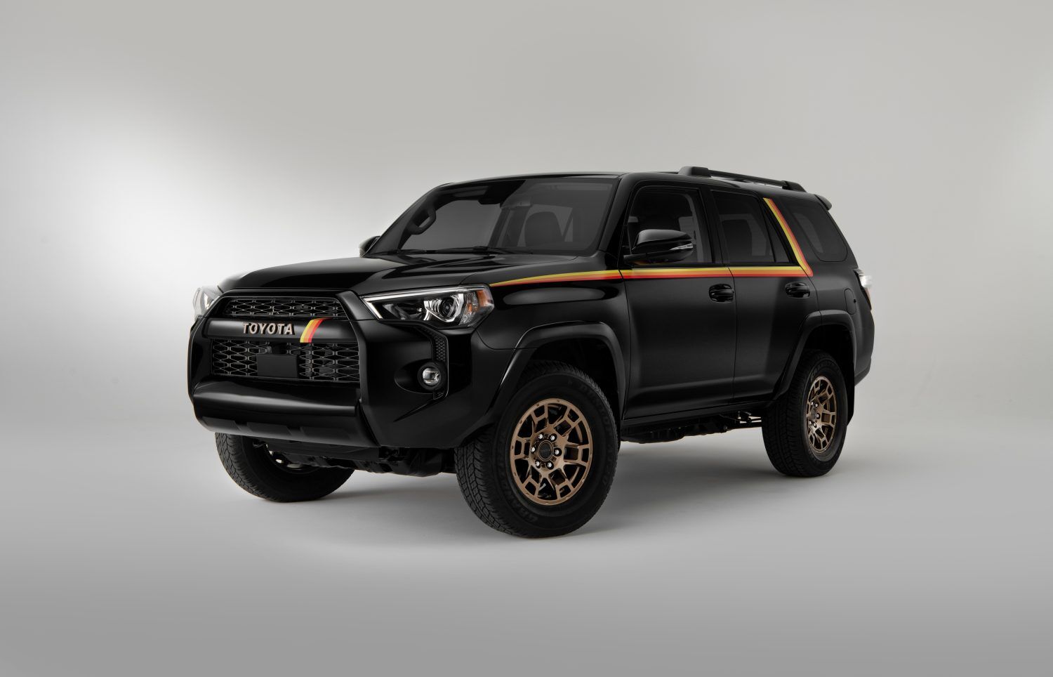 2023_Toyota_4Runner_40th_Anniversary_Black_001-1500x964.jpg
